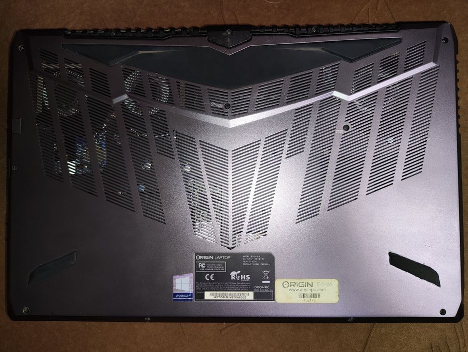 Тонкий игровой ноутбук i7 7700HQ/32gb/Nvidia GTX1070 8gb/360ssd 15.6"