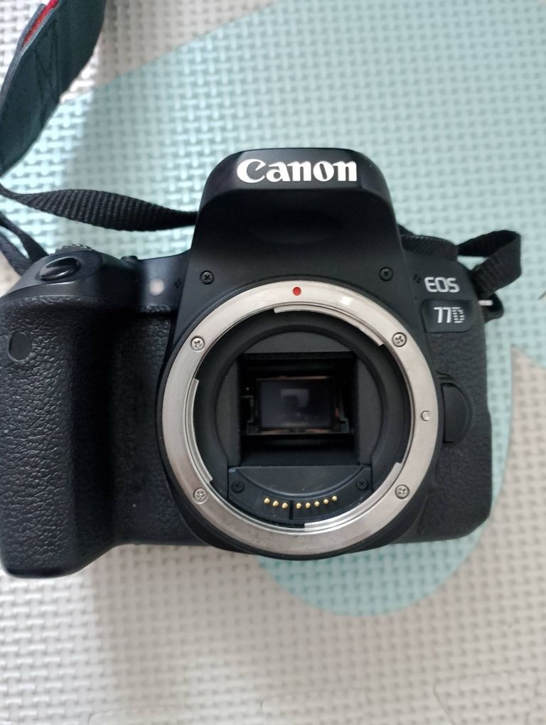 Canon eos 77d super stan