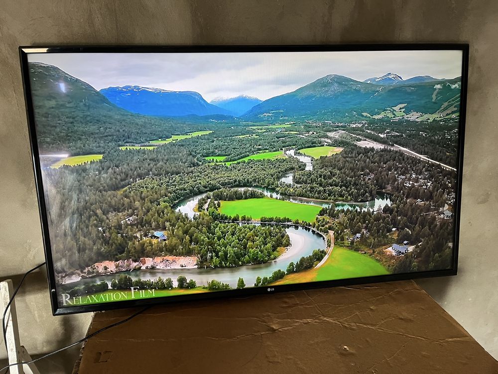 Телевізор LG 55 дюймів 55UM7050PLC