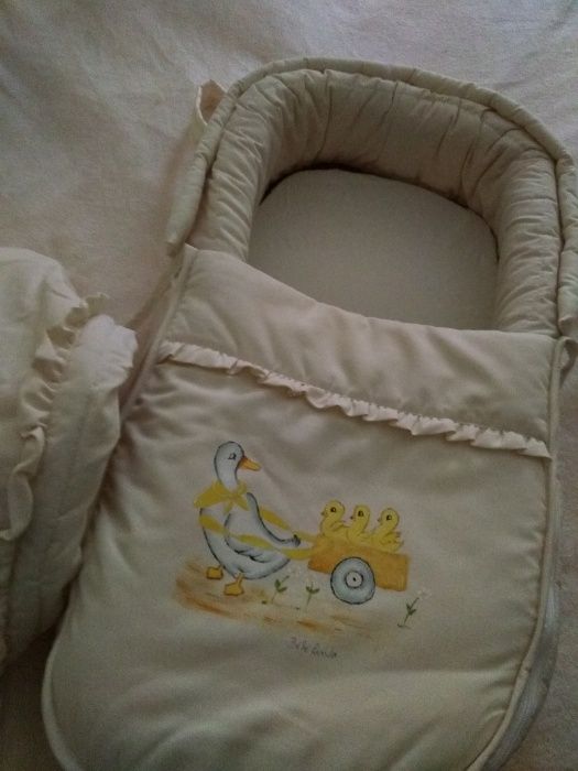 Cama recém nascido/Alcofa pintada à mão