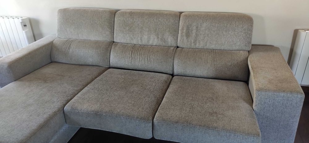 Sofá com chaise long