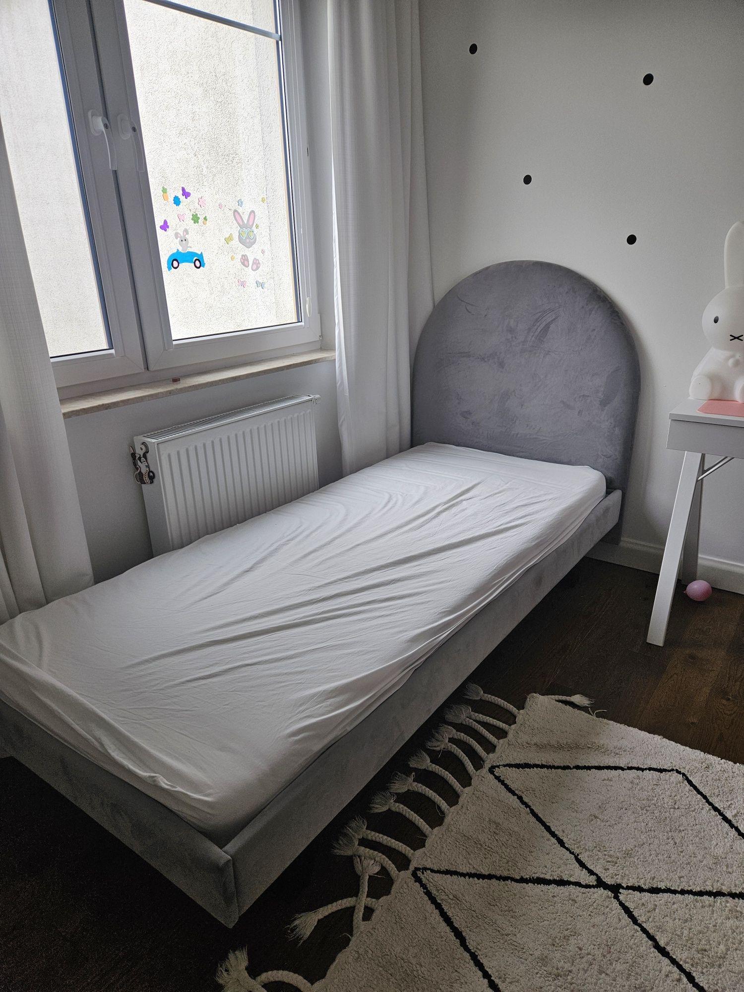 Łóżko dziecięce polskiej firmy MINKO 90x200 welur