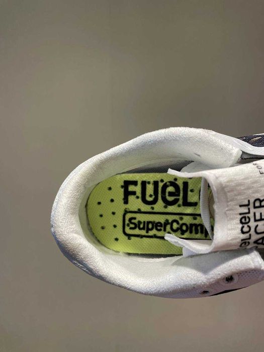 Кросівки New Balance FuelCell SuperComp Pacer premium