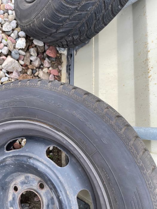 Zestaw kół zimowych 195/65 R15 felgi 4x108