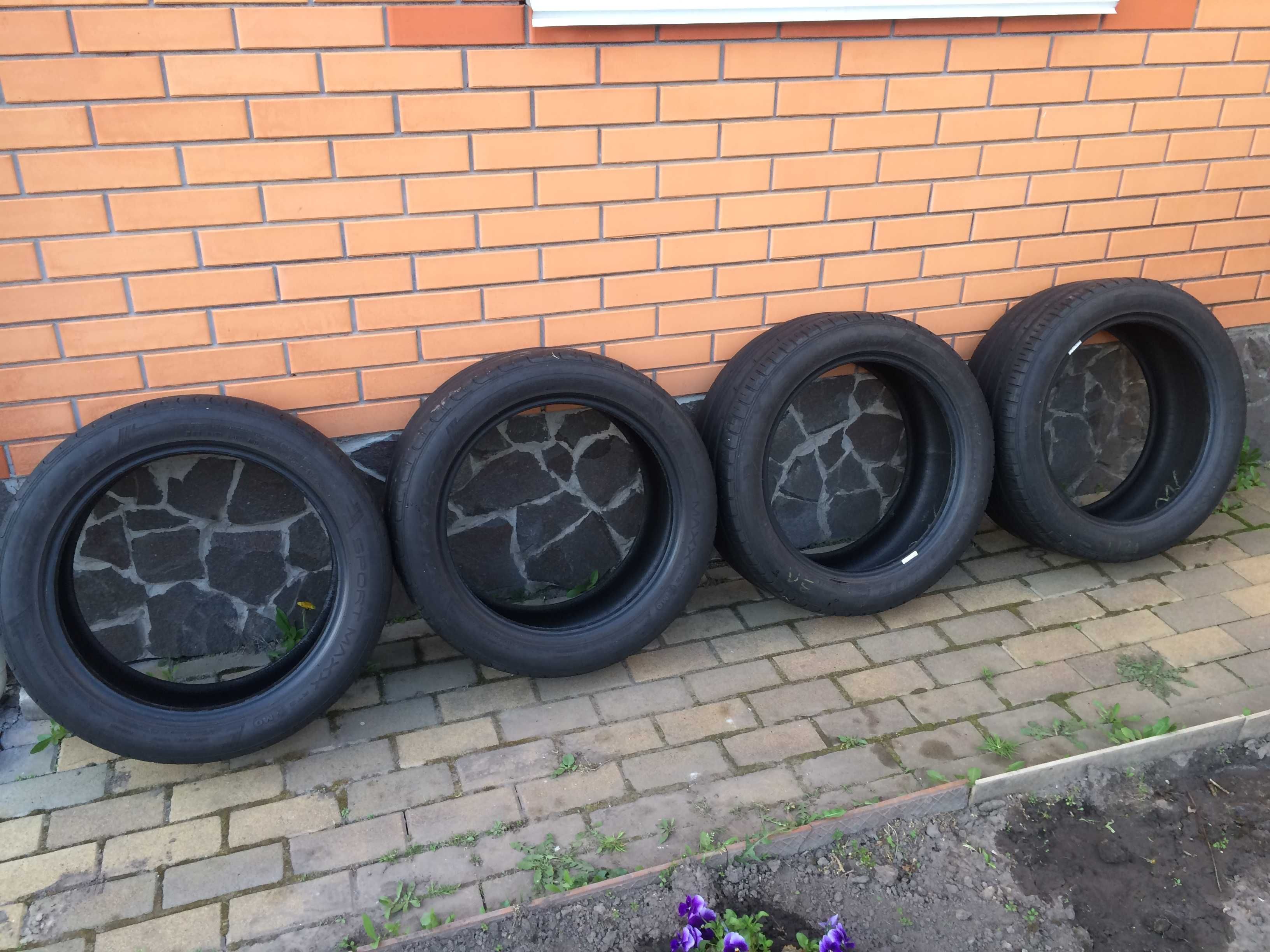 Комплект шин Dunlop Sport Maxx 245/45 R18