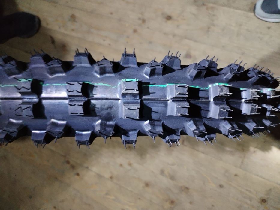 Мото шини колеса