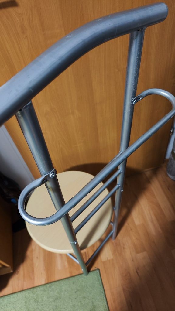 krzeseł na ubrania
