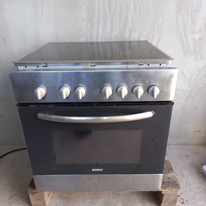 Духовий шкаф з  газовою варочною поверхнею