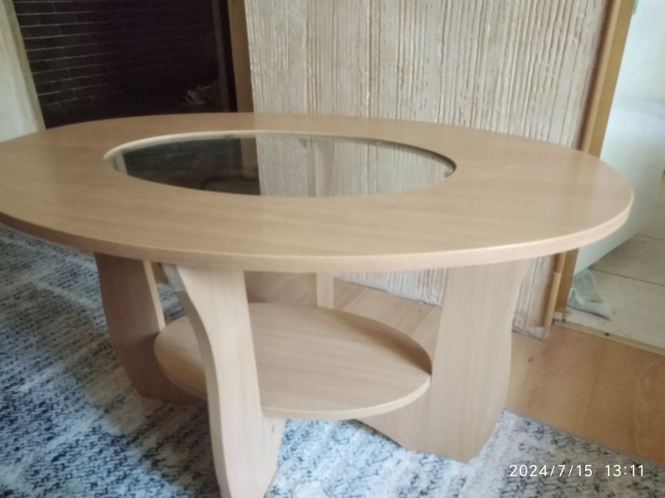 Книжный стол на колесах