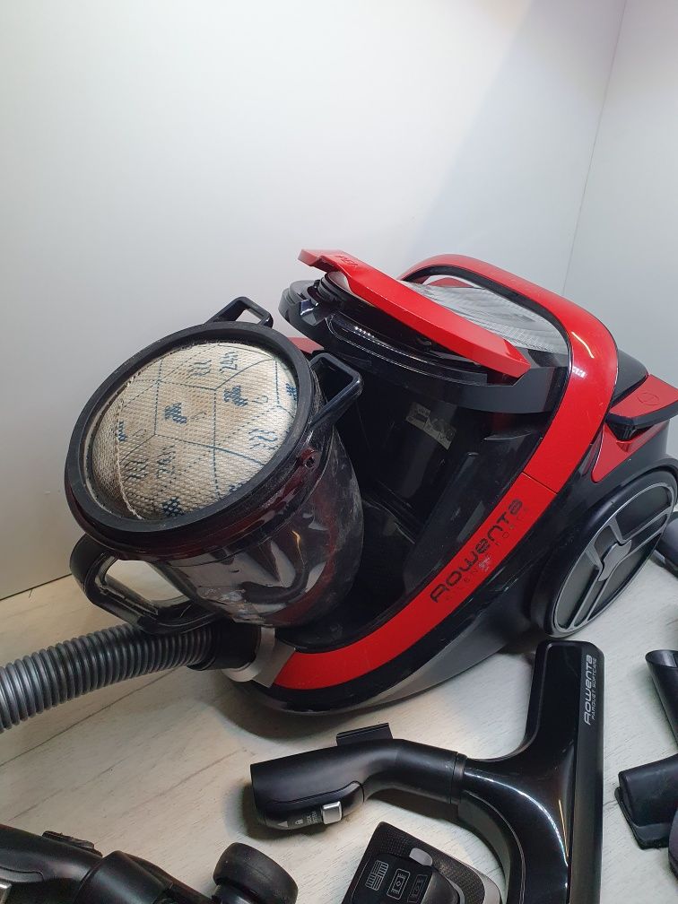 Rowenta Silence Force Cyclonic odkurzacz podłogowy, bez worka