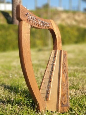 Harpa de 12 cordas, cor rosewood - NOVA