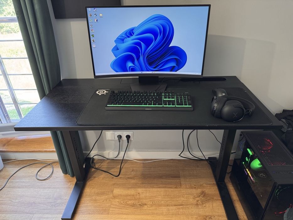 Komputer gamingowy z monitorem 2k + peryferia