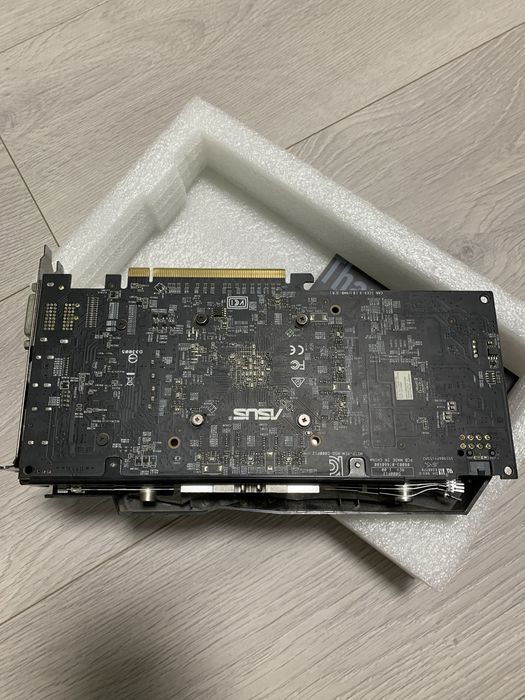 Відеокарта ASUS RX 570 8GB