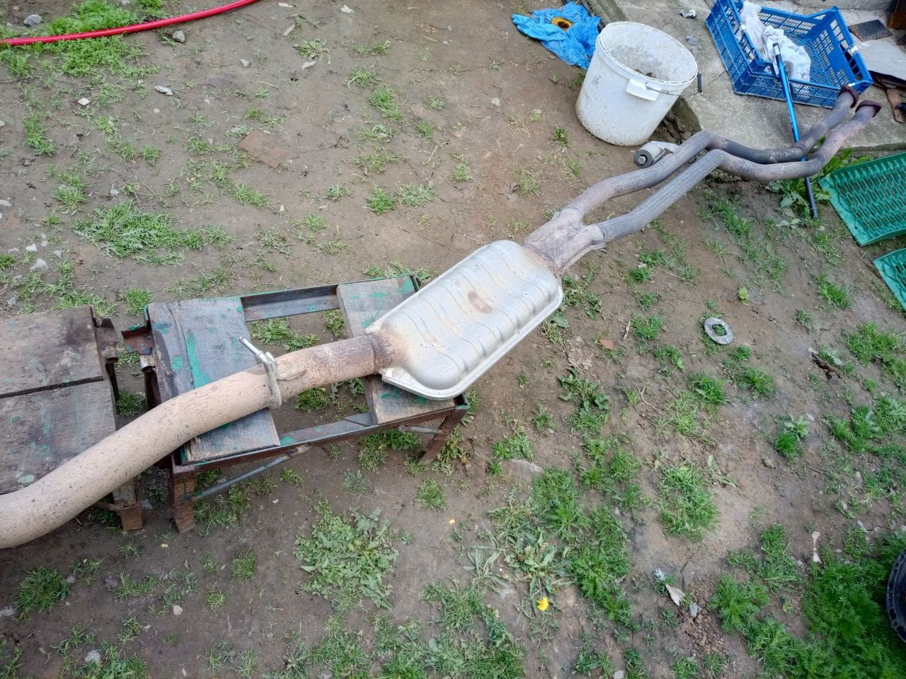 Глушитель бмв е60 523і