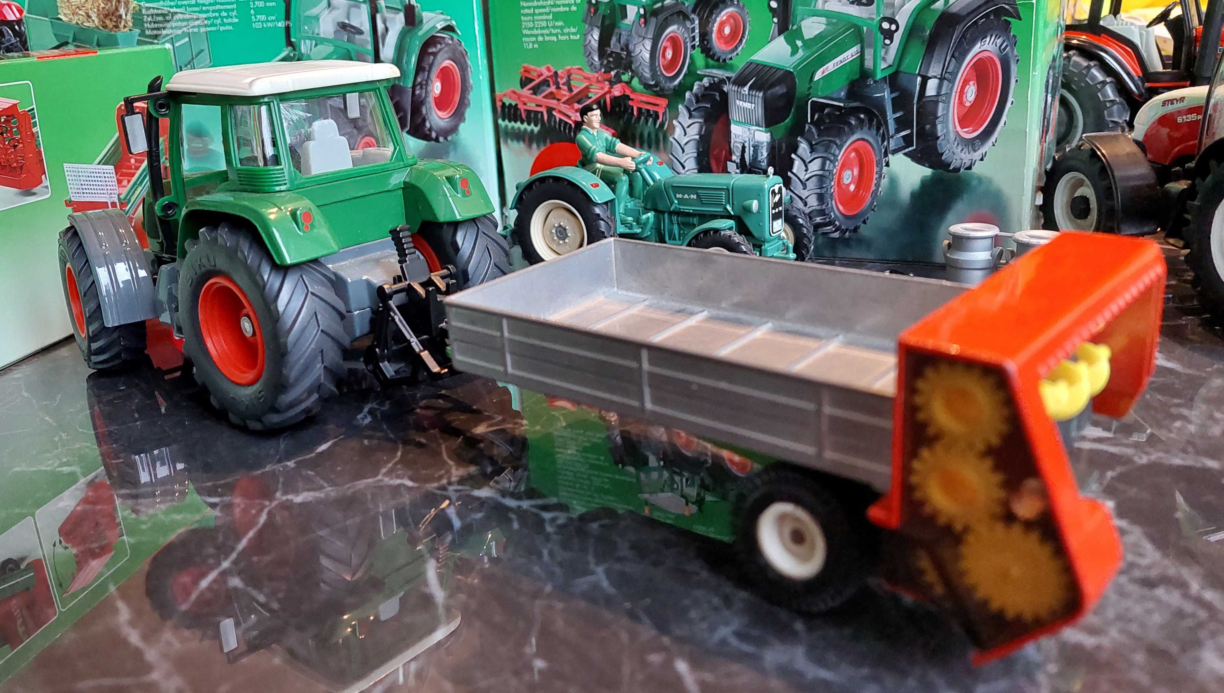 Siku traktor Fendt 716 vario z rozrzutnikiem obornika 1:32