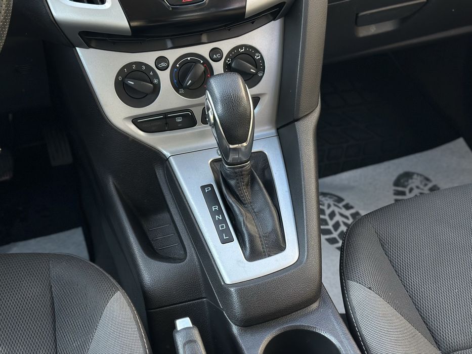 FORD FOCUS 2012 року, 2.0 бензин, автомат, передній привід.