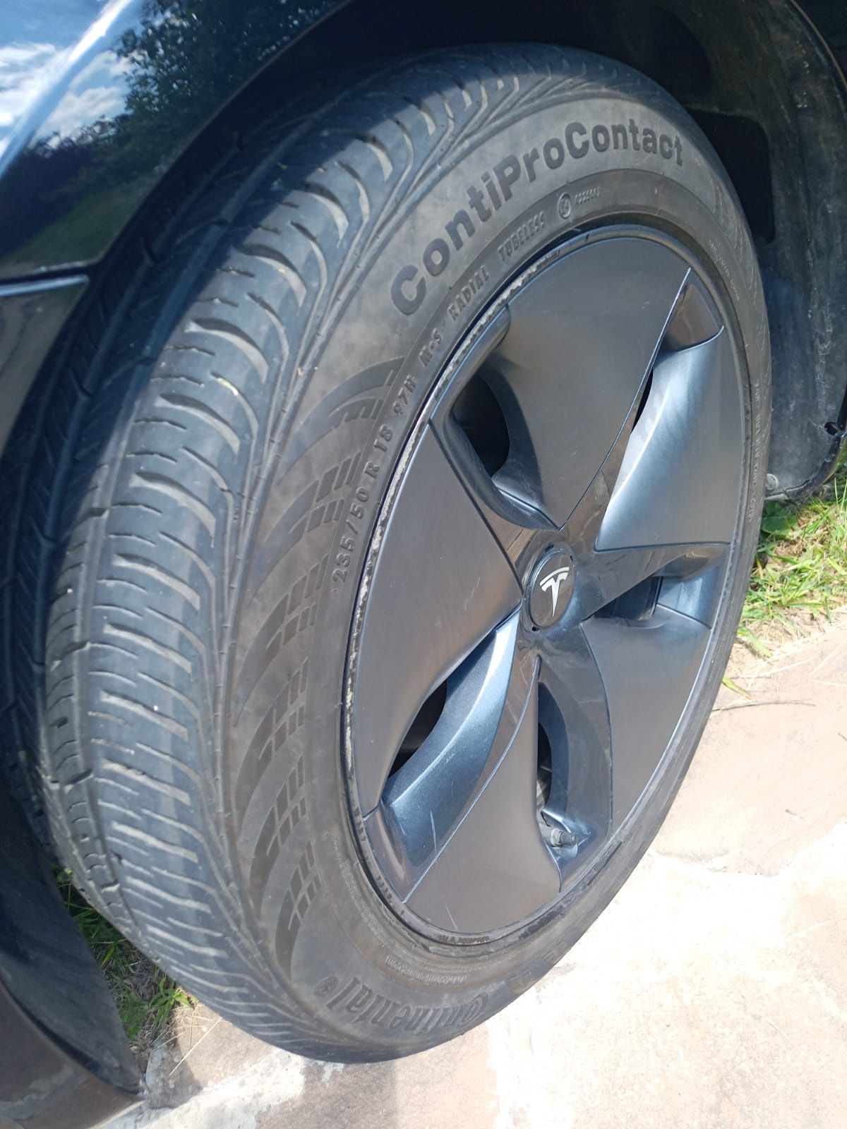 Продам авто tesla model 3
