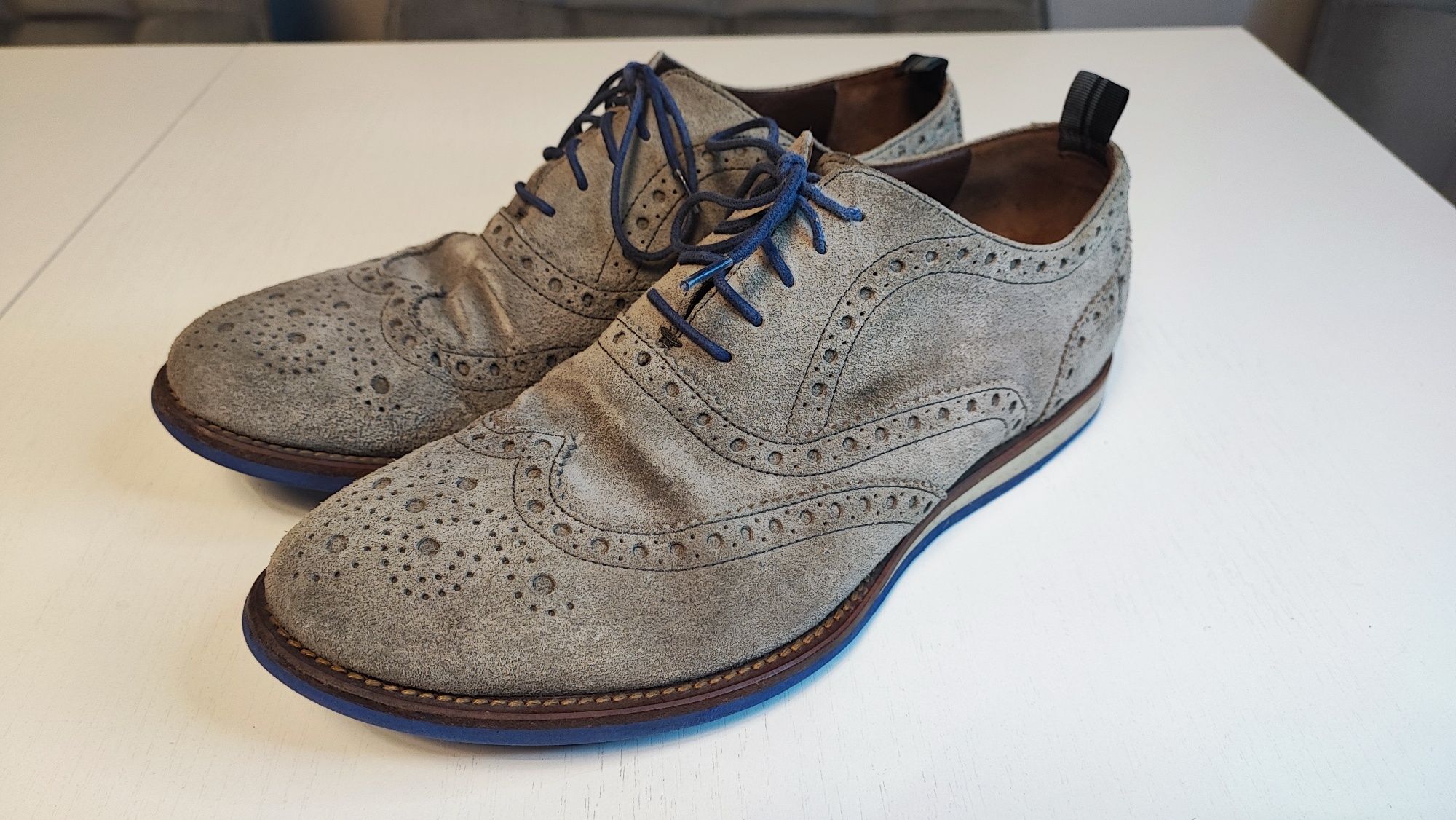 Buty eleganckie zamszowe męskie Hugo Boss rozmiar 43 skóra buty Oxford