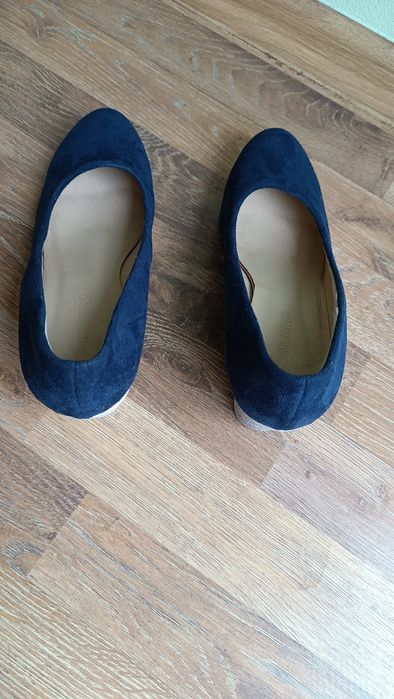 Zamszowe czółenka 37