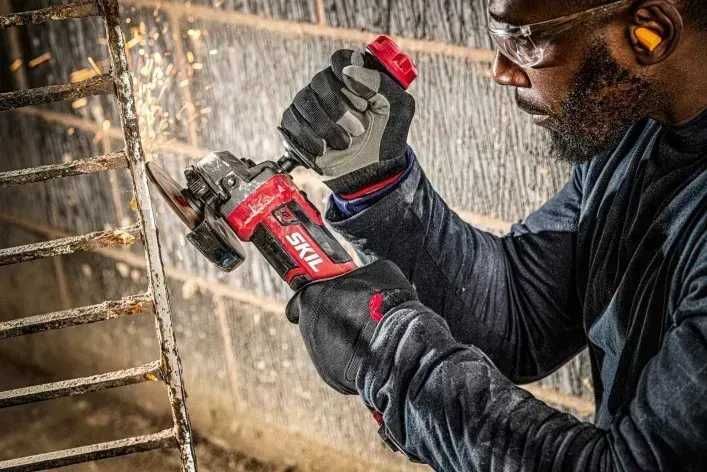 Акумуляторна кутова шліфмашина SKIL 3930 CB XP (125 мм, 20 В, 4,0 Ah)