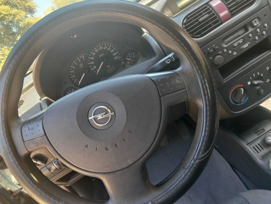 Carro Opel Corsa