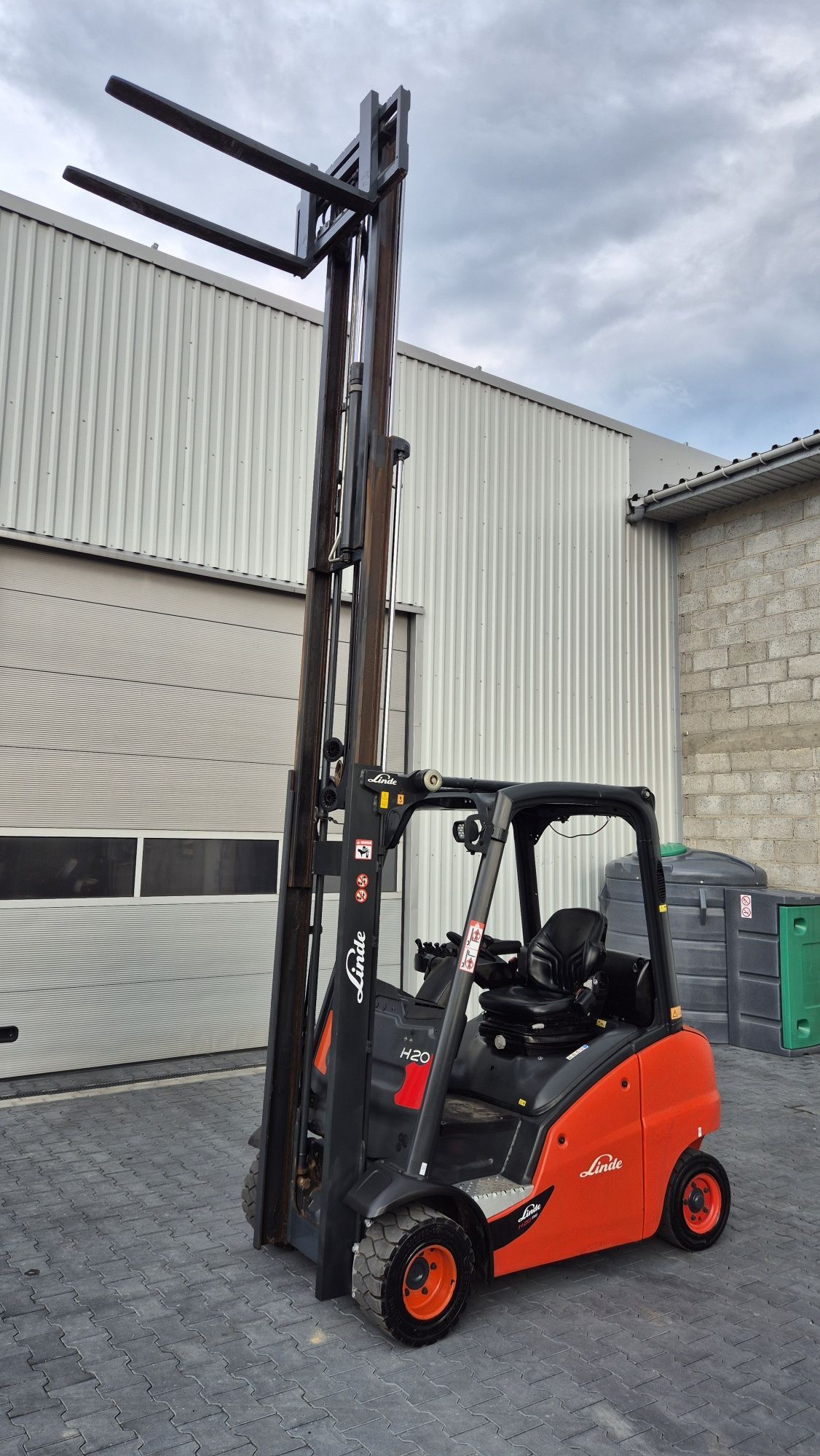 Wózek widłowy LINDE H20D, triplex, przesuw, DIESEL, terenowy