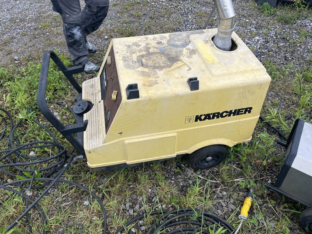 Myjka cisnieniowa Karcher HDS 690 z podgrzewaniem wody