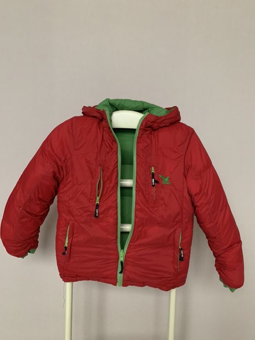 Salewa пуховик двухсторонний на 7-10 лет.