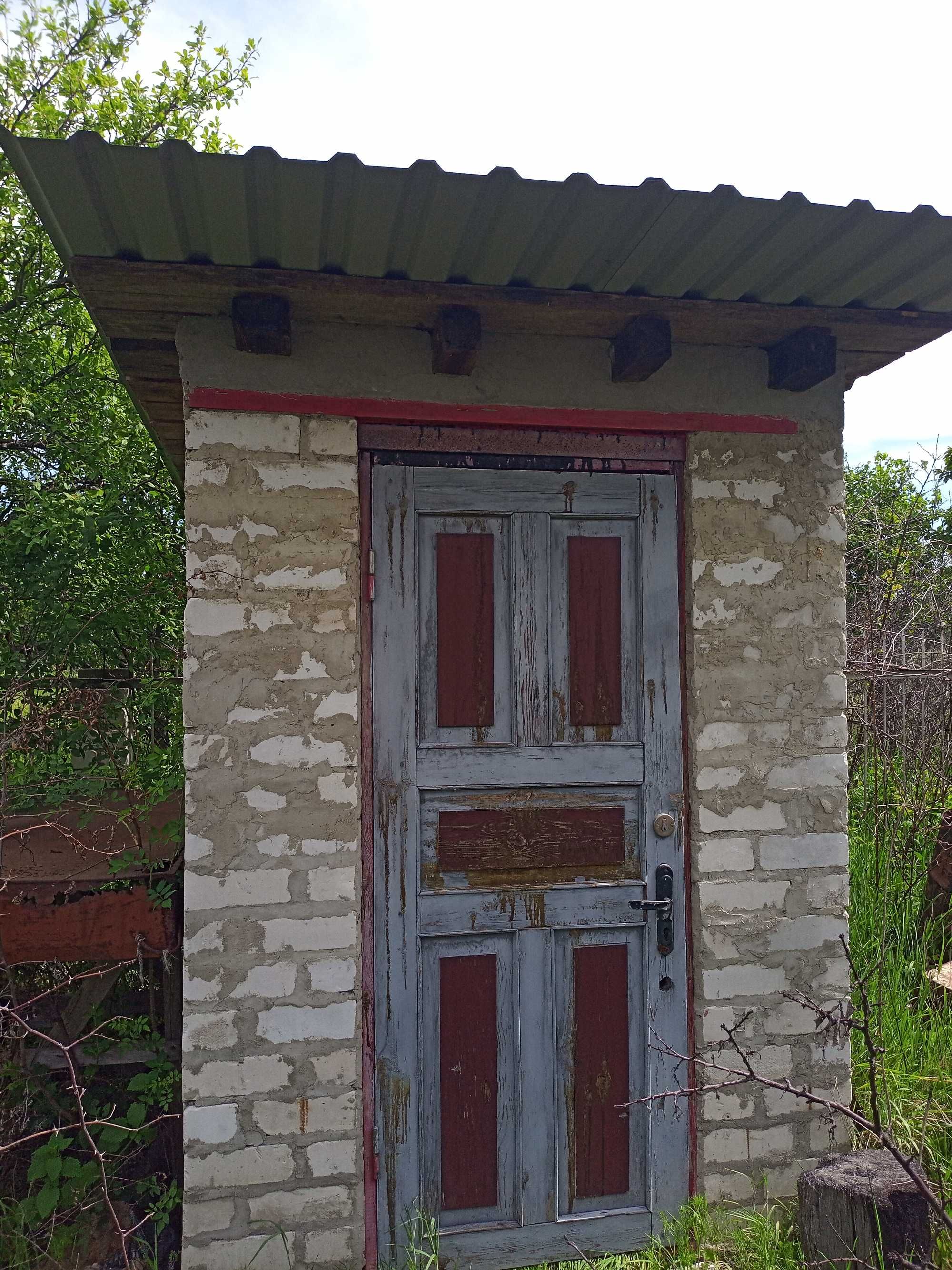 Продам дачу, кирпичный дом 2 этажа.