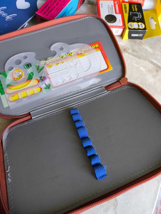 Канцтовары тетради картон карандаши