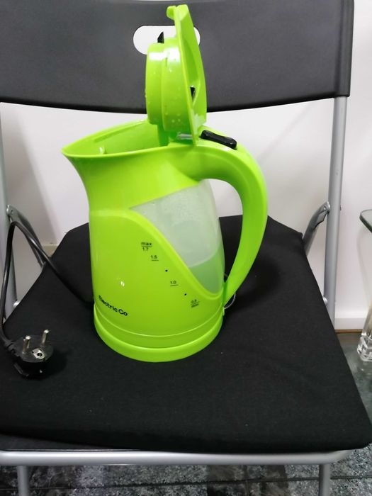 Excelente oportunidade cafeteira eléctrica e espremedor!