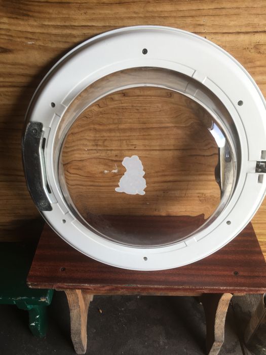 Продам дверьку со стеклом со стиралки.