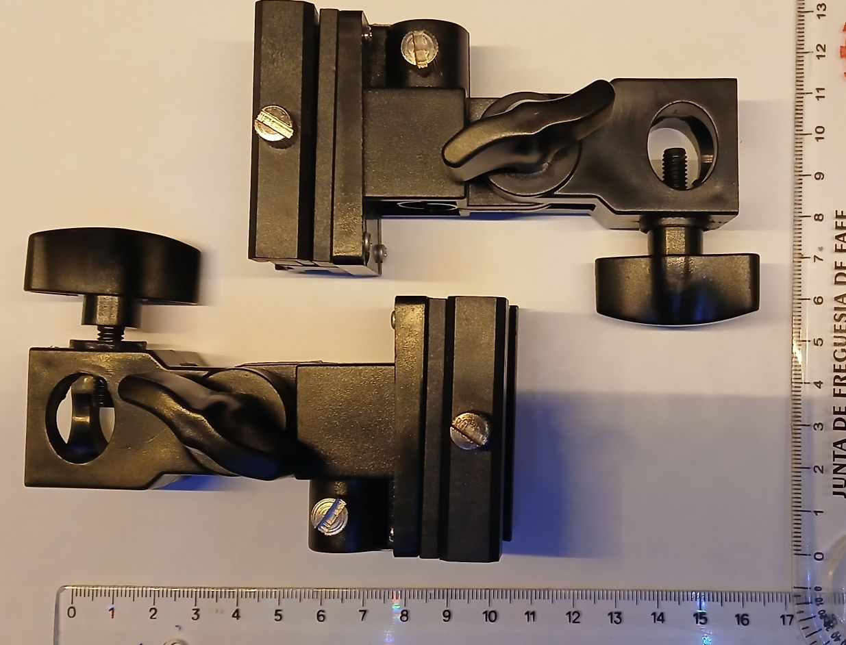 Suportes para flash e microfone