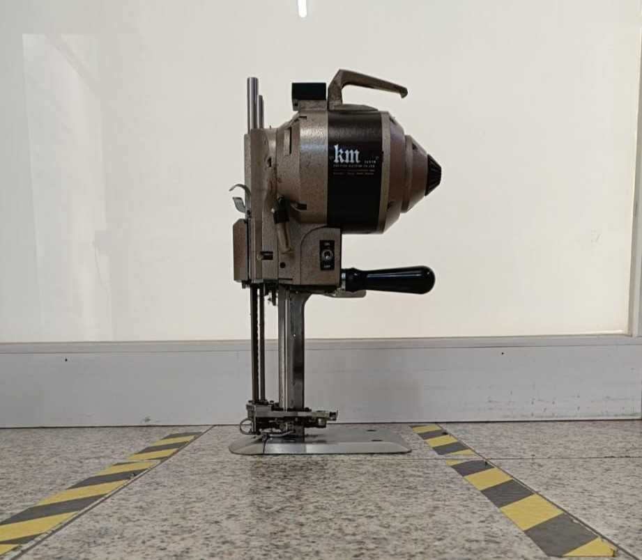 Máquina de corte têxtil - KM MACK KS-AUV 8"