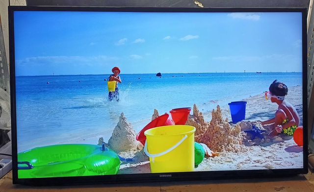 Telewizor Samsung Full HD  50 Cali Wifi Smart TV
