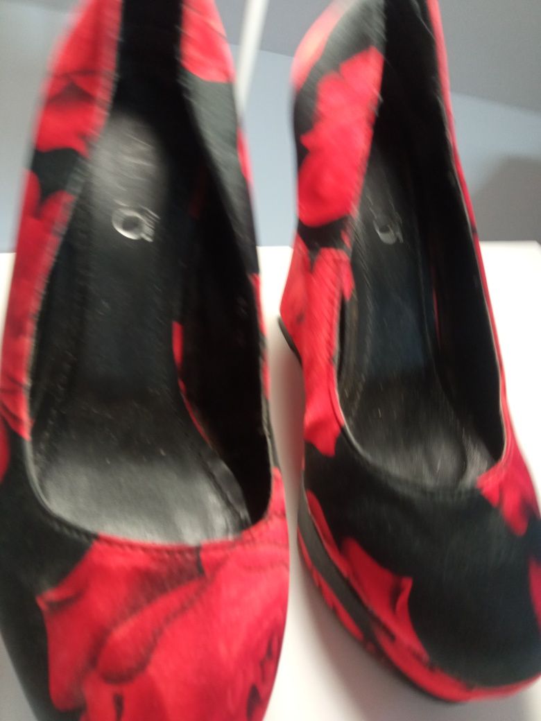 Buty na koturnie r 36 Platino Linea