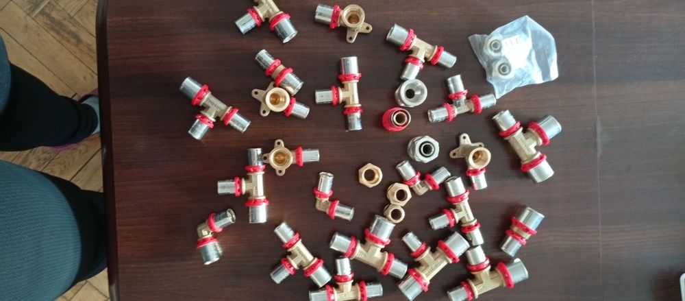 Sprzedam akcesoria hydrauliczne