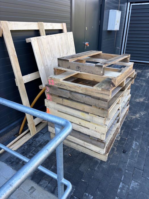 Oddam palety za darmo