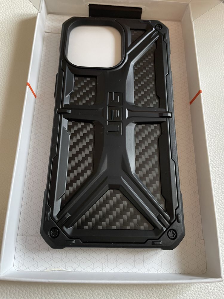 Etui UAG Iphone 15 pro max carbon fiber