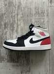 Jordan 1 Retro Mid Union Black Toe