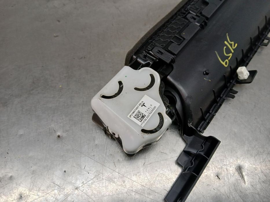 Motor da comporta da sofagem TESLA Model 3 (5YJ3)