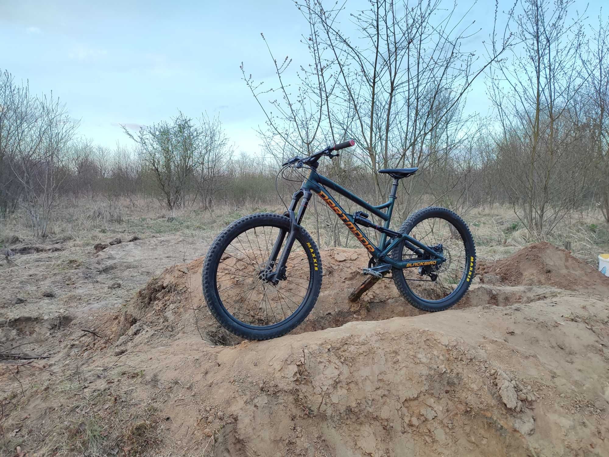 Dartmoor Blackbird Evo 27.5 "L" | Yari Charger2.1| MonarchR| Guide T |