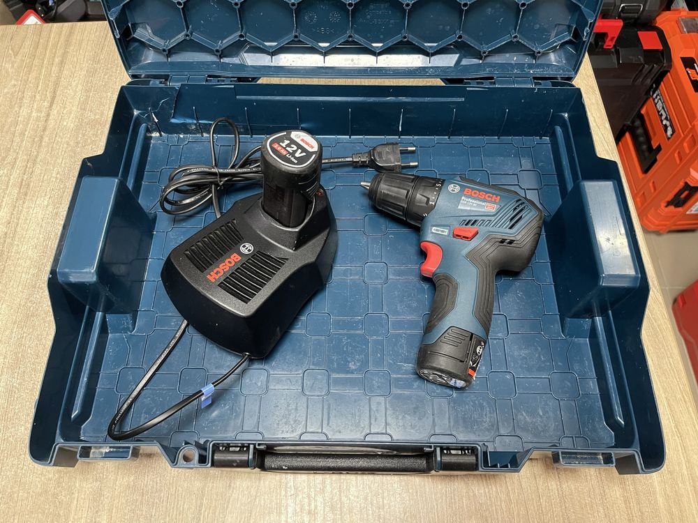 Bosch GSR 12V-30 / безщітковий шуруповерт Бош 12V, комплект