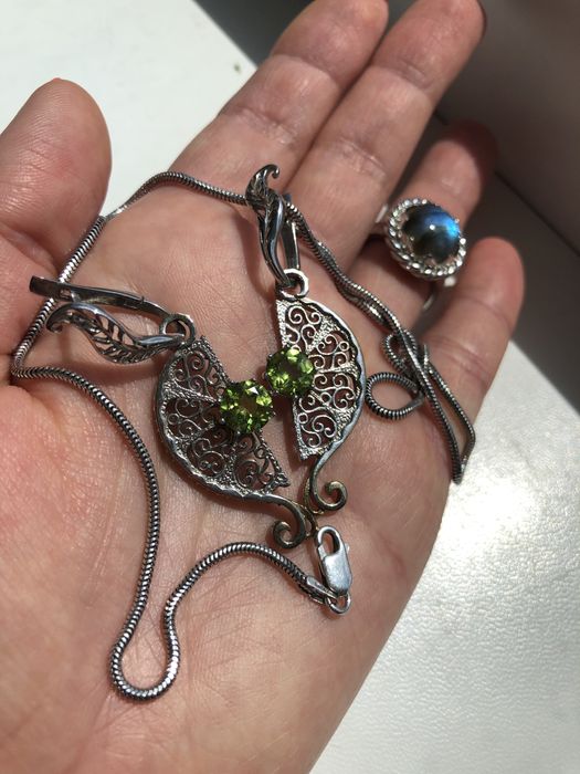 Сережки срібні орінго Oringo натуральний перидот родій позолота