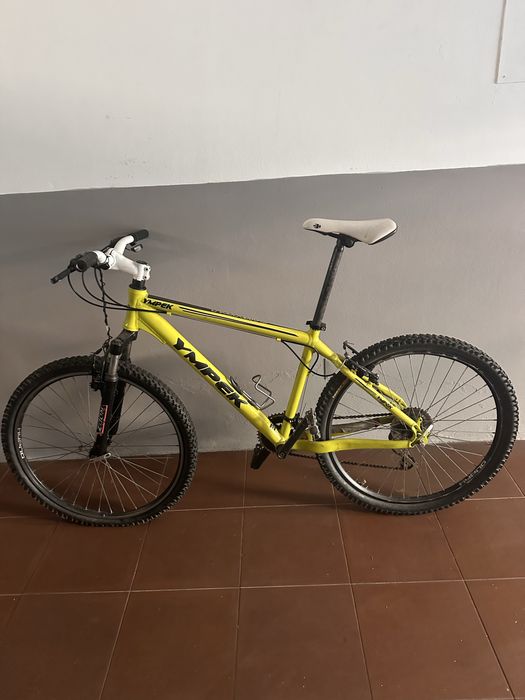Bicicleta esta parada para despachar