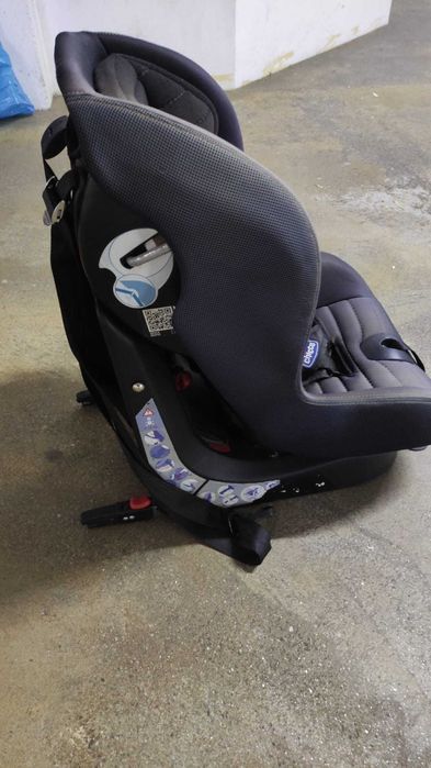 Cadeira infantil para automóvel Chicco com sistema ISOFIX
