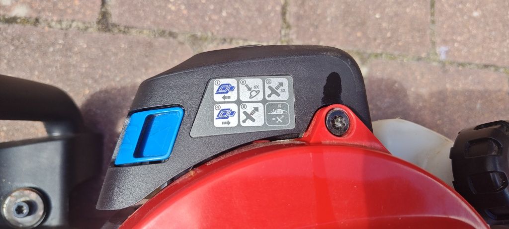 Maszyna do koszenia żywopłotu Husqwarna jonsered 2018 r. Nowa