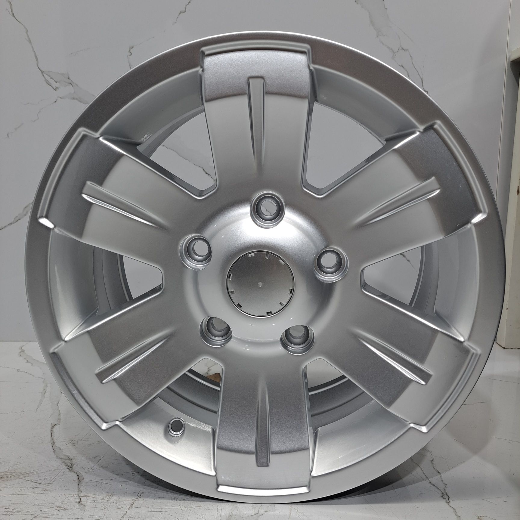 Jantes 15" LOOK Mercedes Sprinter Renault Master autocaravana 5x130