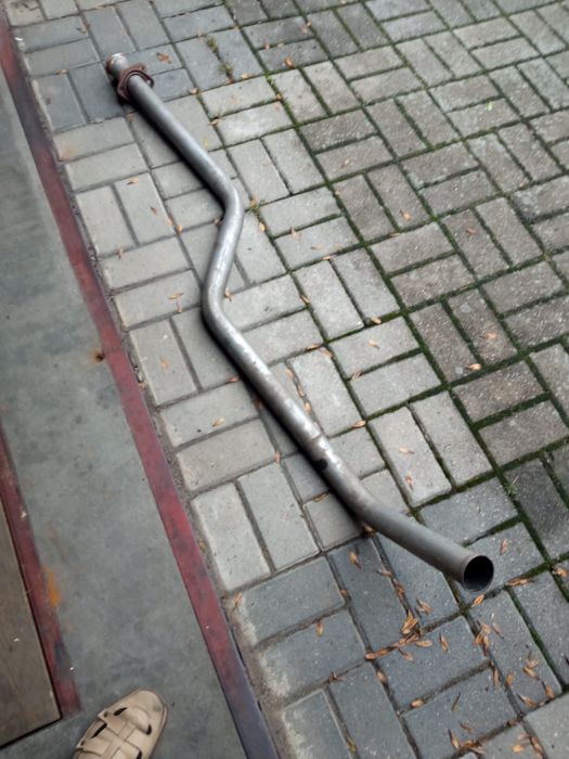 Rura wydechowa z samochodu