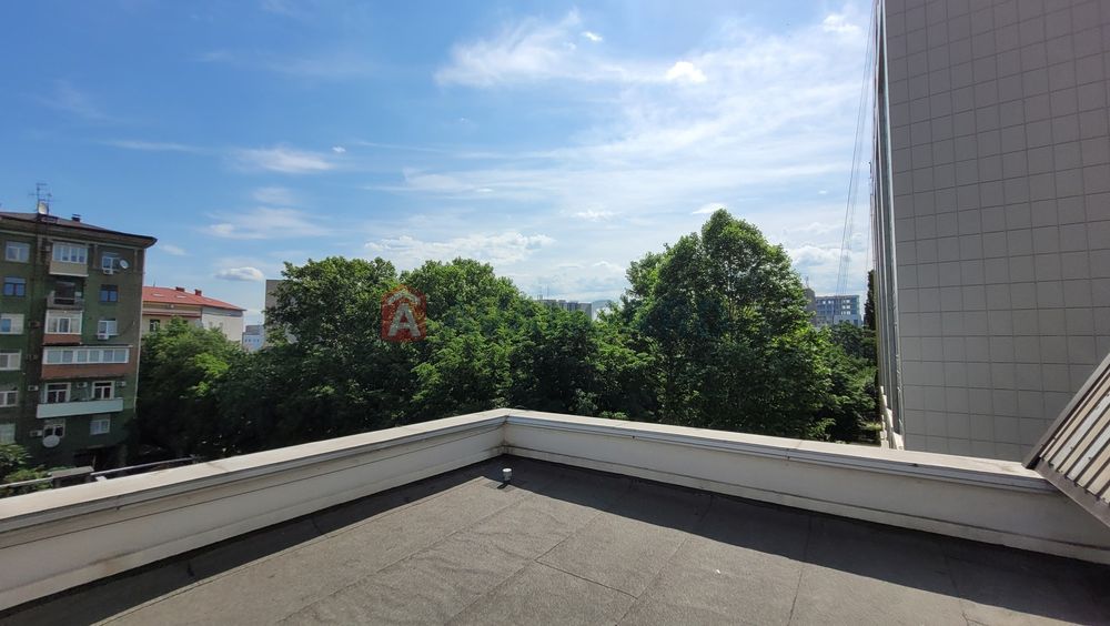 Продам офіс на Мечникова, 92000$, 84 кв.м.